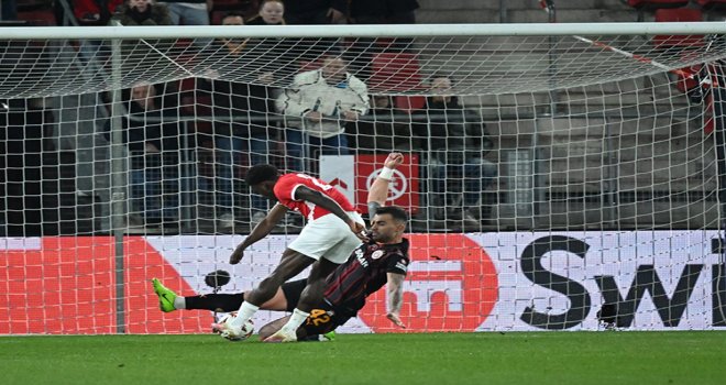 Galatasaray, Avrupa Ligi'nde tur şansını zora soktu
