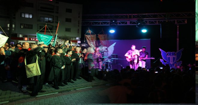 GAÜ 31. AKADEMİK YIL AÇILIŞ TÖRENLERİ DÜZENLENEN  “GİRNE İLE EL ELE” KORTEJİ İLE SONA ERDİ