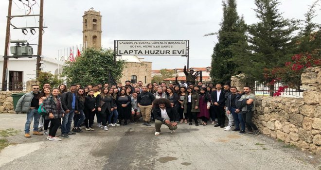 GAÜ ÖĞRENCİLERİ, YAŞLILAR HAFTASINDA LAPTA HUZUREVİNE ZİYARETTE BULUNDU.