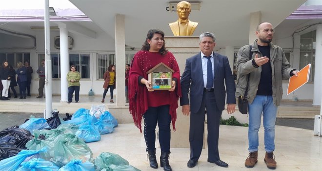 GAZİMAĞUSA MESLEK LİSESİ ÖĞRENCİLERİNDEN SOS ÇOCUK KÖYÜ DERNEĞİ’NE BAĞIŞ…