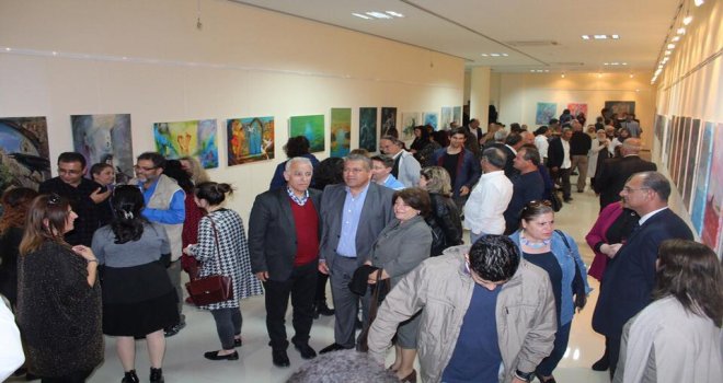 GAZİMAĞUSA SANAT FESTİVALİ KAPSAMINDA 25 RESSAMIN ESERLERİNDEN OLUŞAN SERGİ AÇILDI