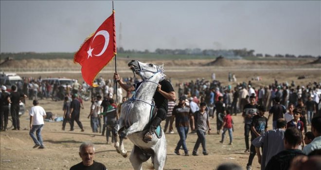 Gazze sınırındaki 'Milyonluk Kudüs' gösterisinde Türk bayrağı..