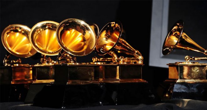 GECEYE 6 DALDA ÖDÜL KAZANAN BRUNO MARS DAMGASINI VURDU