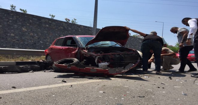 Girne'de araçlar yüzyüze çarpıştı