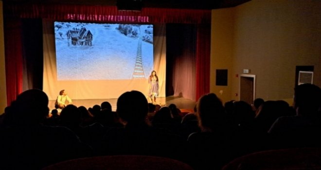 Girne’de Tiyatro Günleri “Çökme Tehlikesi Var” oyunu ile başladı