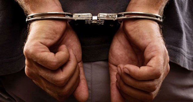 GÖNYELİ’DE 2 KİŞİ “YASA DIŞI CEMİYETE AİT KİTAP” BULUNDURMAKTAN TUTUKLANDI