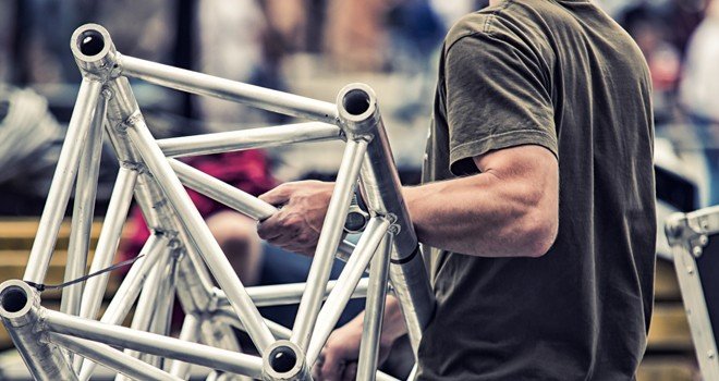 Gönyeli’de inşaattan demir hırsızlığı