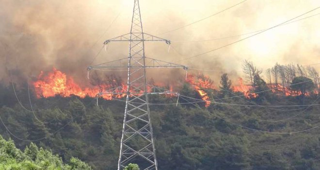 Güney Kıbrıs'da yangın'dan dolayı 4 köy boşaltıldı