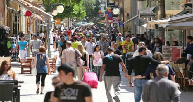 Güney Kıbrıs'ta gençlerin ilk siyasi önceliği: Sosyal koruma ve sağlık hizmetleri
