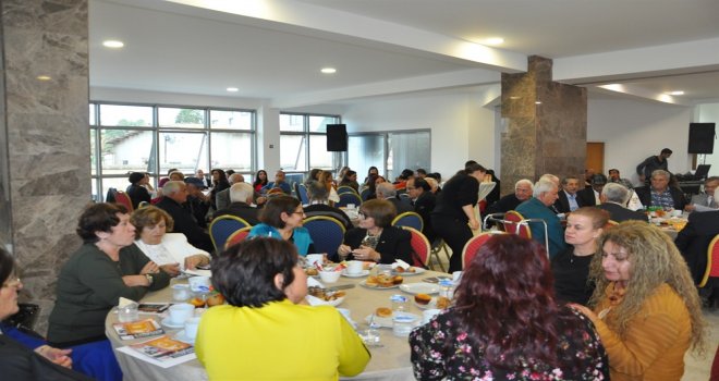 Güzelyurt belediyesi öğretmenler günü dolayısıyla kokteyl düzenledi