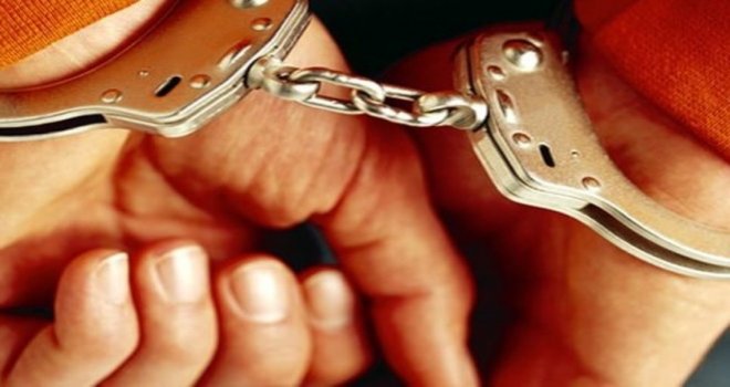 GÜZELYURT’TA BİR MAĞAZADAN ALDIKLARI KIYAFETİ ÖDEMEYEN 2 KİŞİ TUTUKLANDI.