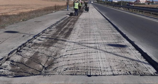 Haspolat ile Türkeli arasında yol bakım onarım çalışmaları devam ediyor