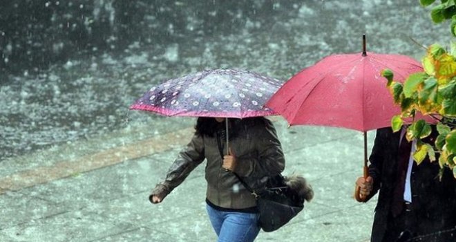 HAVA DURUMU…YARIN ÖĞLEN SAATLERİNDE YER YER YAĞMUR BEKLENİYOR.