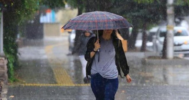 Hava sıcaklığı düşüyor, yer yer sağanak bekleniyor