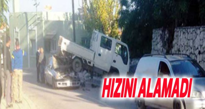 Hızını Alamadı Kamyonetin Altına Girdi