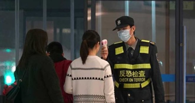 Hong Kong’da yeni tip koronavirüs salgını nedeniyle en yüksek alarma geçildi