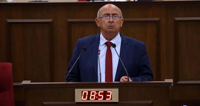 ‘Hükümet ortakları topu birbirine atıyor’