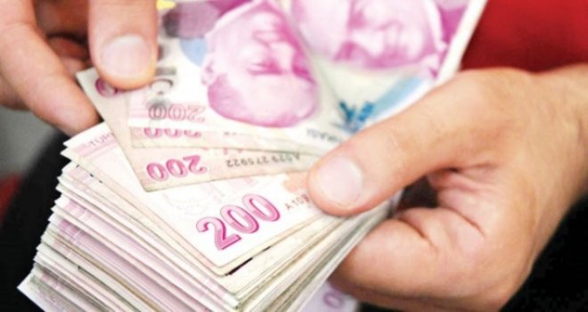 İçeceğine ilaç atıp soydular