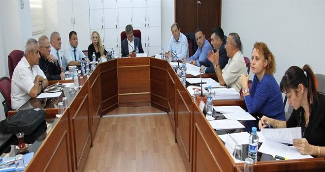 İDARİ, KAMU VE SAĞLIK İŞLERİ KOMİTESİ  DEĞİŞİKLİK  YASA TASARISINI ONAYLADI