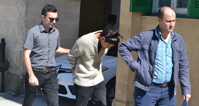 İki yıl önce alınan parmak izi yakalattı