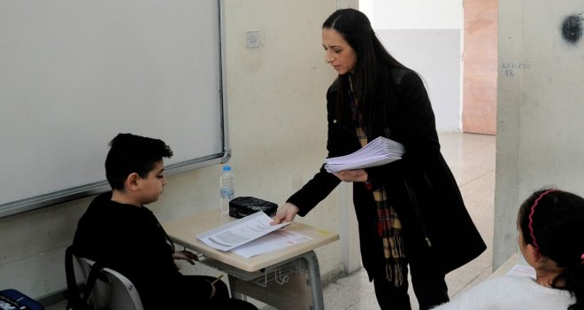 İlk ve orta dereceli okullarda karneler salı günü dağıtılacak