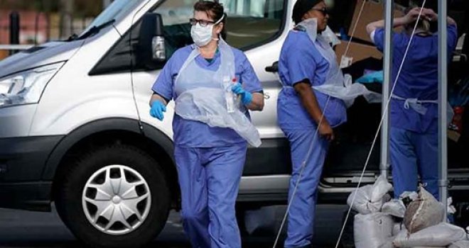İngiltere’de her üç sağlıkçıdan biri koronavirüse yakalandı