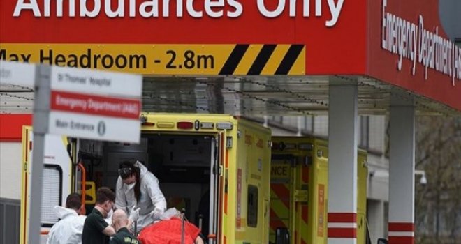 İngiltere'de Kovid-19'a Bağlı Olarak Son 24 Saatte 765 Can Kaybı
