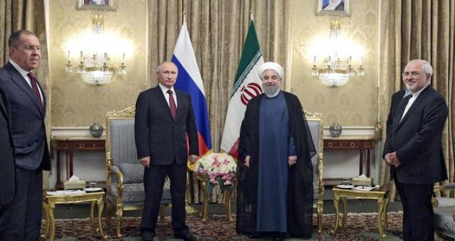 İRAN'DA ÜÇLÜ ZİRVE' PUTİN VE ALİYEV TAHRAN'DA