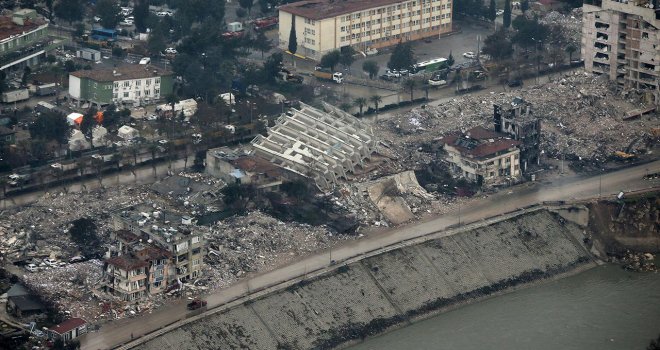 İrlanda parlamentosunda depremzedeler için yardım kampanyası düzenlendi
