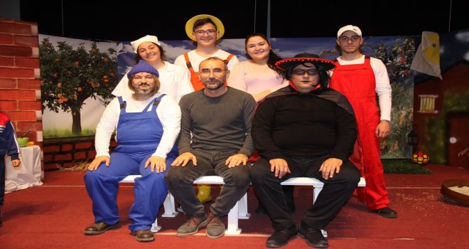 İSKELE BELEDİYE TİYATROSUNA EN İYİ ÇOCUK OYUNU ÖDÜLÜ