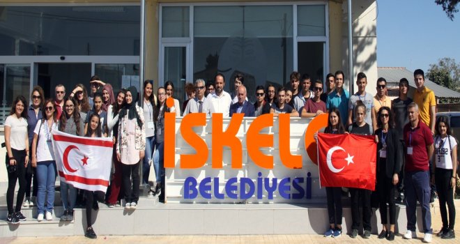 İSKELE BELEDİYESİ BAŞKANI SADIKOĞLU, PENDİK FATİH ANADOLU LİSESİ’NDEN BİR HEYETİ KABUL ETTİ