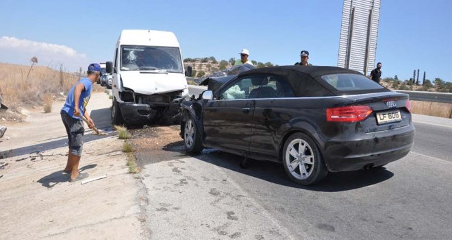 İskele –Lefkoşa anayolunda trafik kazasI... 4 kişi yaralandı