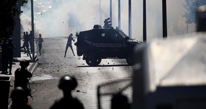 İsrail askerleri müdahaleye başladı.