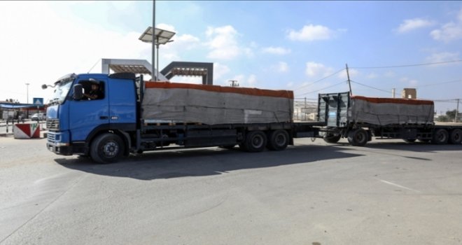 İsrail saldırıları altındaki Gazze'ye insani yardım taşıyan 187 tır daha ulaştı