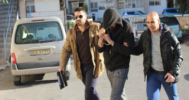 İthal ettiği uyuşturuclarla yakalandı