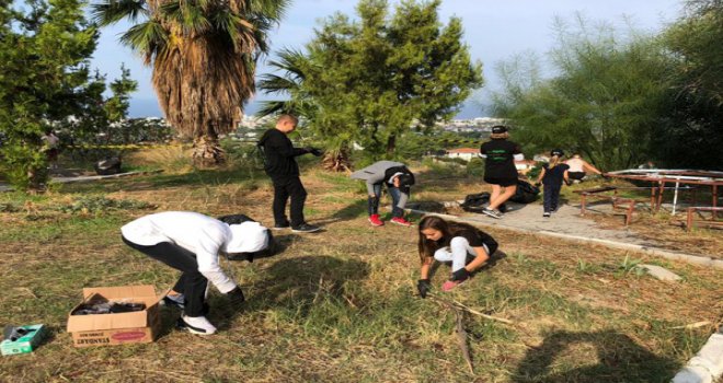 İyilik Gönüllüleri'nden Girne'de çevre temizliği