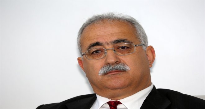 İZCAN:” SANDIĞA GİTMEYİP SUSKUN KALMAK REJİME EN BÜYÜK DESTEK”
