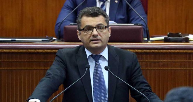 Kamu arazileri pervasızca dağıtıldı