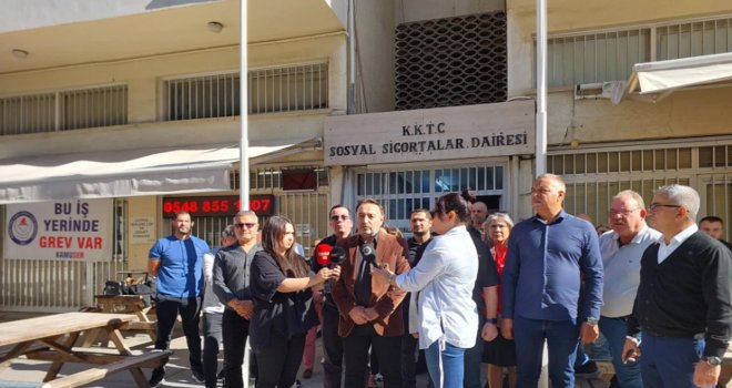 KAMUSEN Lefkoşa ve Girne Sosyal Sigortalar Dairelerinde tam gün greve gitti