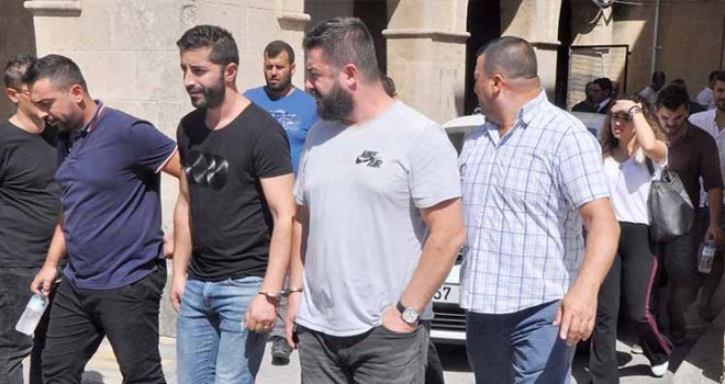 KARI-KOCA BARDA KARŞILAŞINCA KIYAMET KOPTU.