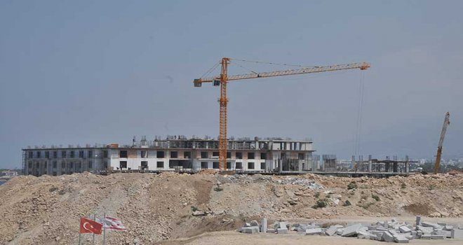 Kaya Otel Grubu’nun inşaatında yıkım devam ediyor