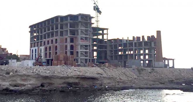 Kaya Turistik Tesisleri’ne ait otel inşaatında,  kaçak kat mühürlendi