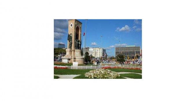 Kıbrıs Barış Harekatı’nın yıldönümü nedeniyle Taksim’de tören düzenlendi