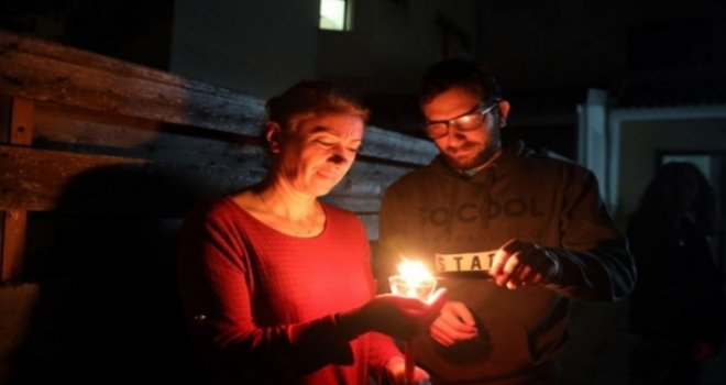 Kıbrıs Rumlar, Paskalya Yortusunu evlerinde kutladı
