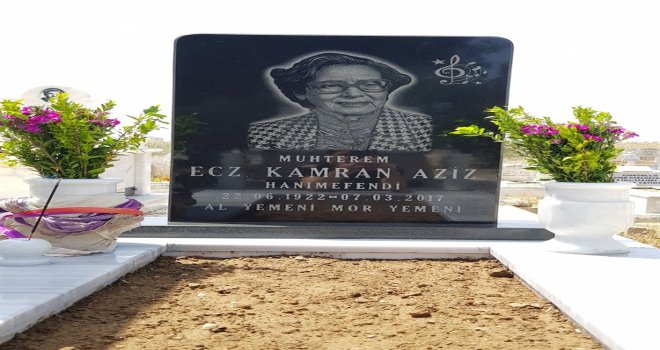 KIBRIS TÜRK ECZACILAR BİRLİĞİ, KAMRAN AZİZ’İN KABRİNİ YAPTIRDI.