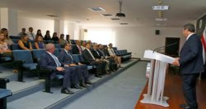 "Kıbrıs Türk halkının biten müzakere sürecini devam ettirmek gibi bir seçeneği yok"