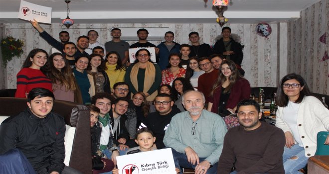 KIBRISLI TÜRK GENÇLER, CARDIFF’TE BULUŞTU