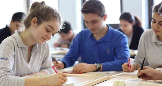 Kıbrıslı Türklere ücretsiz Yunanca dersi verilecek