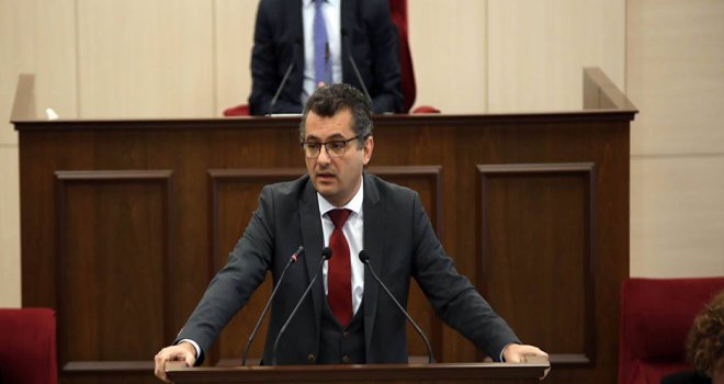 Kimin iktidarda kimin muhalefette olduğuna bakmadan sıkıntıları aşmak için birlikte çalışmalıyız