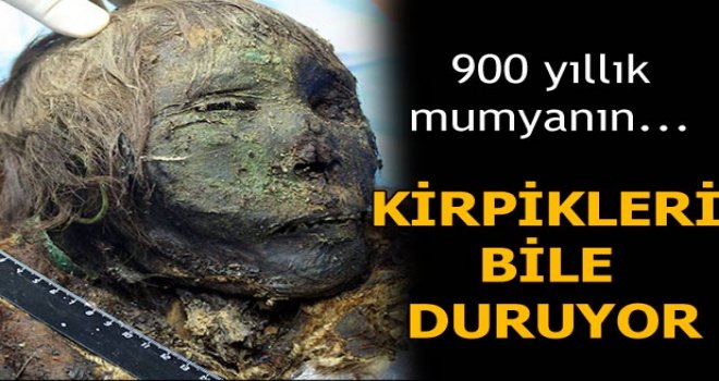 KİRPİKLERİ BİLE DURUYOR